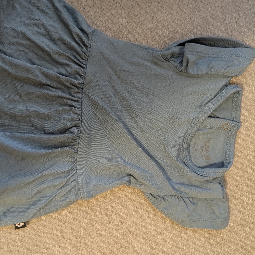 Kyte baby twirl bodysuit 0-3 months